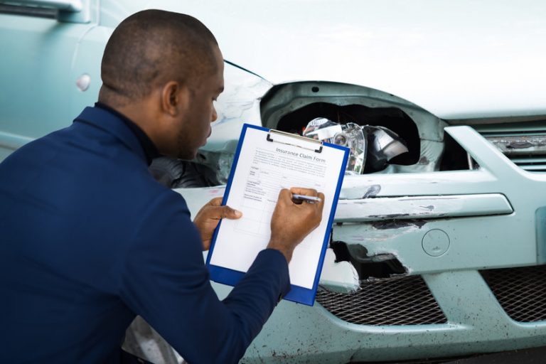 What Does an Insurance Adjuster Do? | ER Injury Attorneys